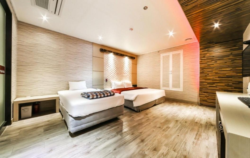 Madoka Motel Gyeongju Exterior photo